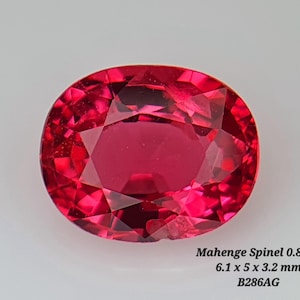 Certified Fine Natural Mahenge Spinel orangish Red Pink color for high jewelry, luxury ring