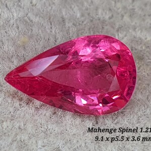 Certified Hot Neon Red pink Natural Mahenge Spinel pear shape high glow for luxurious ring, jewelry