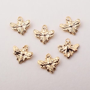 1PCS - Bee Pendant, Gold Honey Bee Charm, Bumble Bee Insect Bug Charms, Queenbee Insect Jewelry Findings / PA1-8G