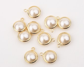 1PCS- 10mm Pearl Charm Pendant, Bezel Round Charm, Round Pearl Pendant, Wedding Jewelry, Gold Plated over Brass / NS1-0G