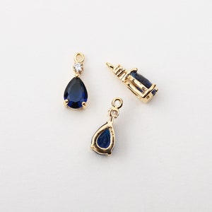 1PCS- Dainty Teardrop Blue Cubic Charms, Gemstone Shell Pendant, Claw Setting Jewelry Wedding Bridal Supplies / AV4-3L
