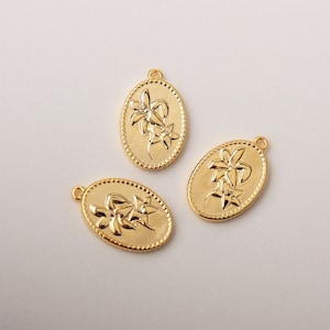 1PCS - Shiny Gold Lily Charm Double-sided Pendant, Lilium Flower Jewelry, Chasing Floral Charms, Small Wild Flower Pendant / KR2-0G