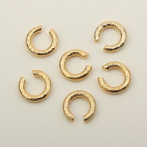 1PCS - Etched Core Ear Cuffs, Cartilage Ear Cuff, Dainty Ear Cuffs, Dainty Hoops, Gold Plated Earrings / E08-6G