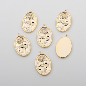 1PCS - Shiny Gold Chrysanths Charm Pendant, Chrysanthemum Flower Jewelry, Chasing Floral Charms, Small Wild Flower Pendant / AW0-5G