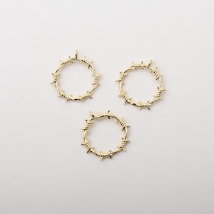 1PCS - Shiny Gold Barbed Wire Circle Charm, Gold Crown of Thorns Pendant, Open Round Charm, Ring Link Connector / TB2-0G