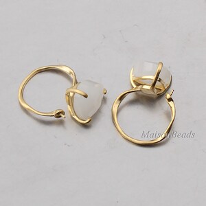 1PCS - Claw set Volume Matt White Glass Stone and ring mounting supplies for ring Matt Gold plated over brass / SR004GP