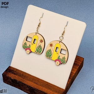 Floral Camper Earring Design Cut File para Glowforge Laser - idea de regalo para amantes del camping, patrón SVG descargable para cortar puntuación y pintar