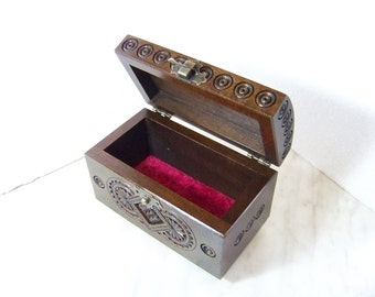 SALE / Wooden box / Jewelry box /  Wooden Wedding Ring Box / Hand carved wooden box / Wooden boxes / Wood box  / Carved box / Wood carving