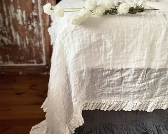 Copriletto in lino bianco - Copriletto con volant king size, stile shabby chic