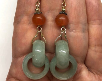 古翡翠 黄玉 彫刻 手彫り 人形 ネフライト 軟玉 王朝 アンティーク お守り 日本銘石 糸魚川翡翠勾玉 【24012202】天然石 古代勾玉 約2cm