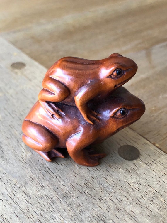 Netsukes, Netsuke Frog, Hand Carved Boxwood Mother and Child Frog