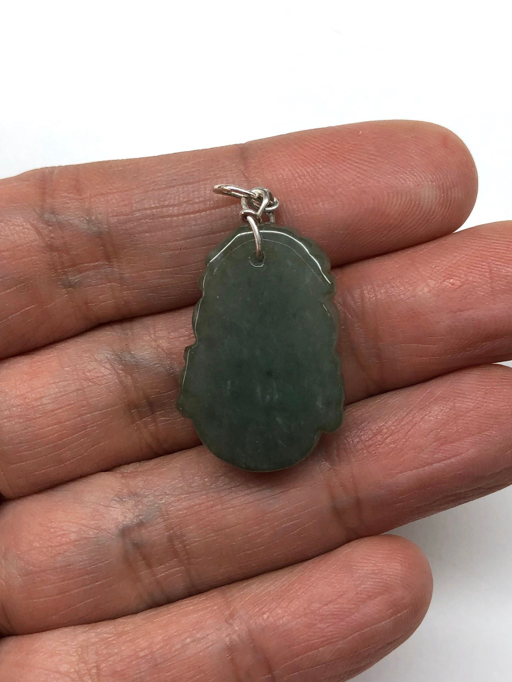 Colgante De Jade Verde Ojo De Gato Hecho A Mano | Para Mujeres Y Hombres | Accesorio De Elegancia Y Buena Suerte