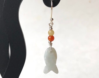 Boucles D'oreilles Anciennes Pendantes En Argent Massif Et Jade Naturel Sculpté (poisson) - Pièce Rare
