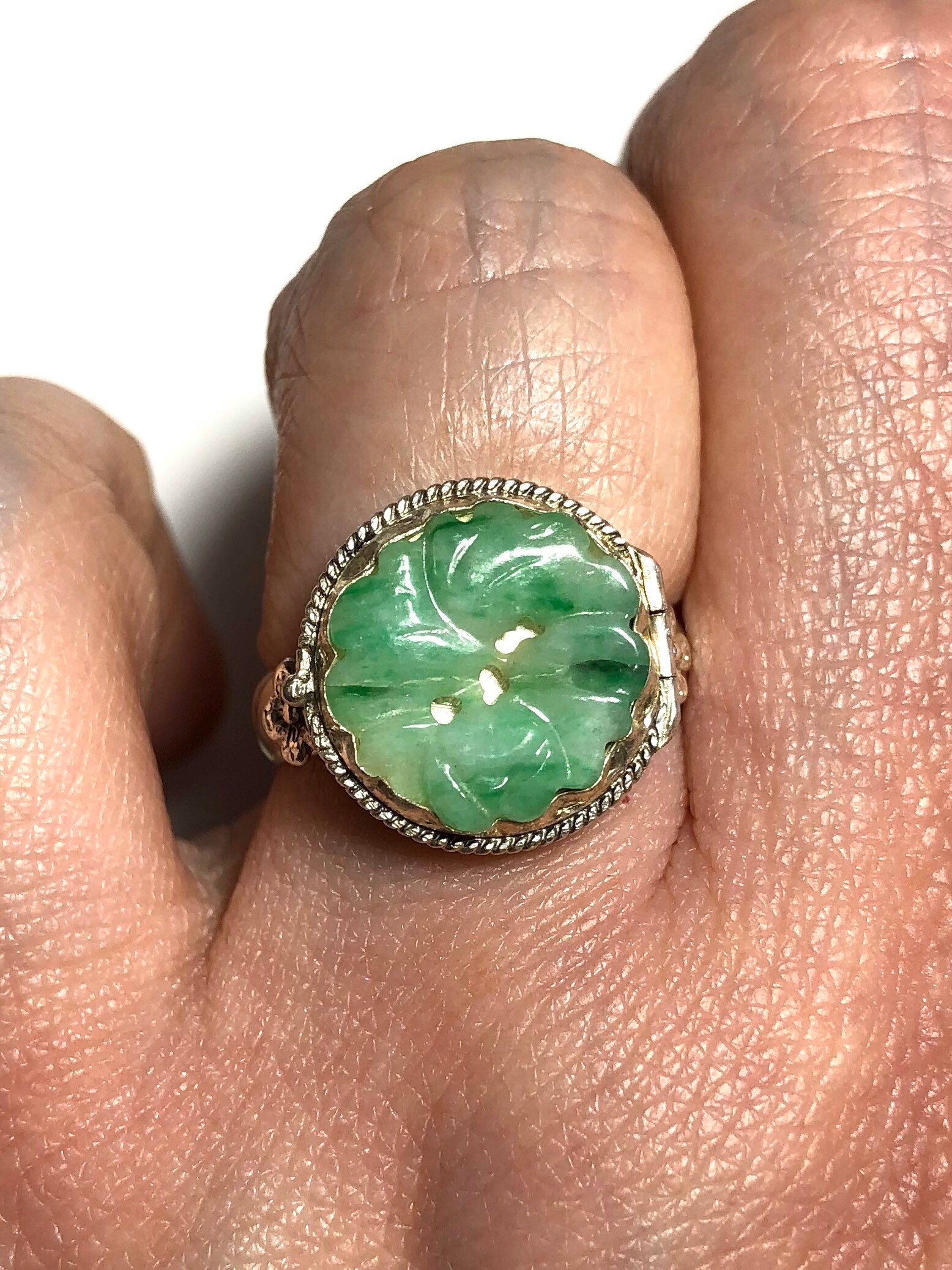 Carved jade ring best sale antique