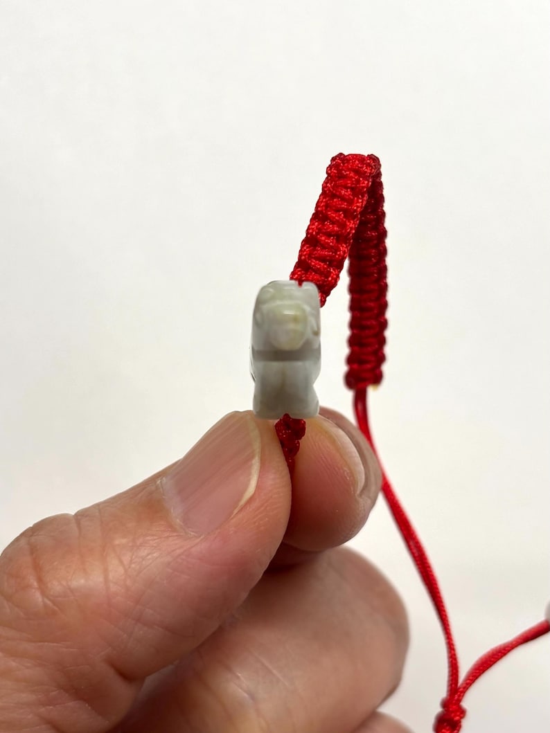 Pulsera de caballo de jade, pulsera china de la suerte, pulsera de caballo de jade de la buena suerte, pulsera de caballo de jade tallado del zodíaco chino con cordón rojo ajustable. imagen 7