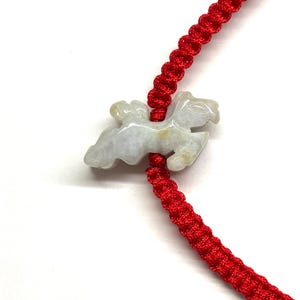 Pulsera de caballo de jade, pulsera china de la suerte, pulsera de caballo de jade de la buena suerte, pulsera de caballo de jade tallado del zodíaco chino con cordón rojo ajustable. imagen 5