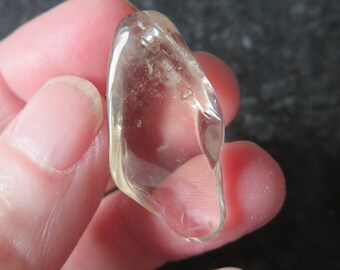 Beautiful Natural Untreated Citrine (5.4 grams / 29 mm) Freeform Tumblestone (A1)  - FREE UK POSTAGE