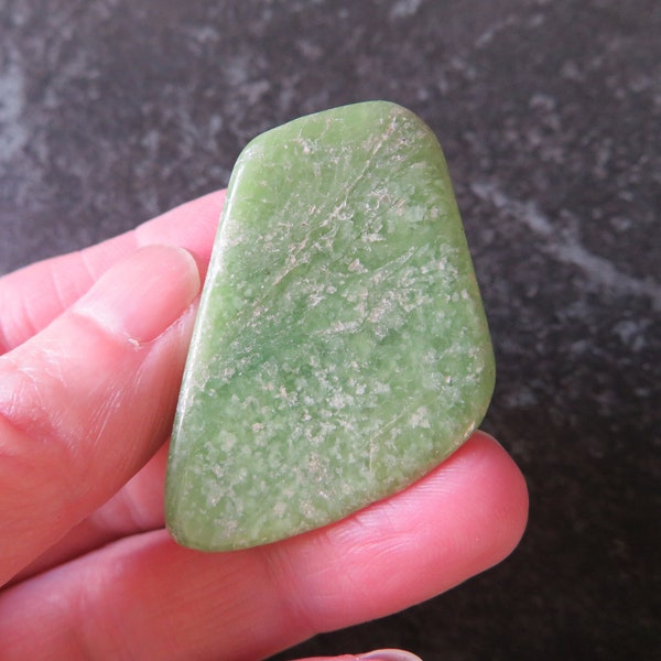 Rare Green Grossular Garnet  (24.5 grams / 43 mm)  Tumblestone (A3)  - FREE UK POSTAGE