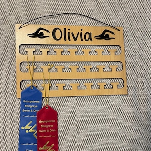 Personalized ribbon holder - Swimming award display - Trophy hanging - 3D swimmer