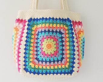 Sac carré grand-mère, sac à main au crochet, sac cottagecore, sac fourre-tout en patchwork, sac à tricoter, sac fourre-tout à fleurs, sac hippie, sac de tous les jours