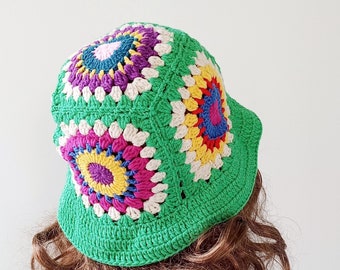 Gehaakte emmer hoed, oma vierkante hoed, emmer hoed voor vrouw, bloemen emmer hoed, vintage stijl hippie hoed, gebreide muts, gehaakte festival hoed