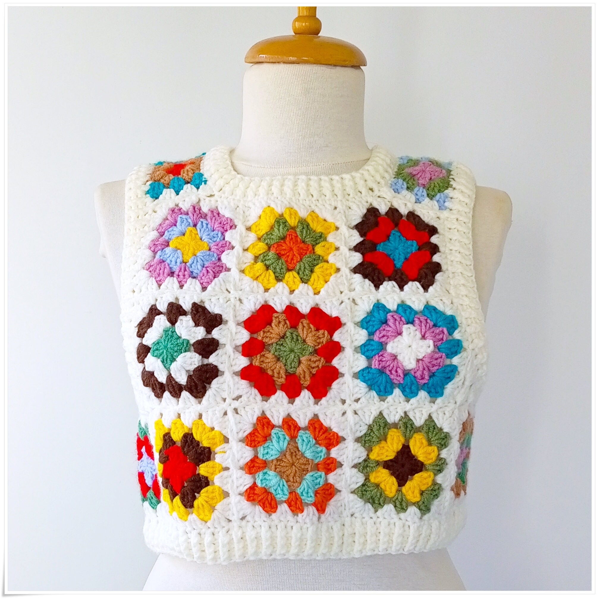 80s〜made in Italy colorful knit vest Vintage 80s/90s Chaus Women Crochet Multicolo Knit Vest