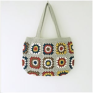 Crochet Granny Square Tote Bag: Vintage Floral Cotton Purse