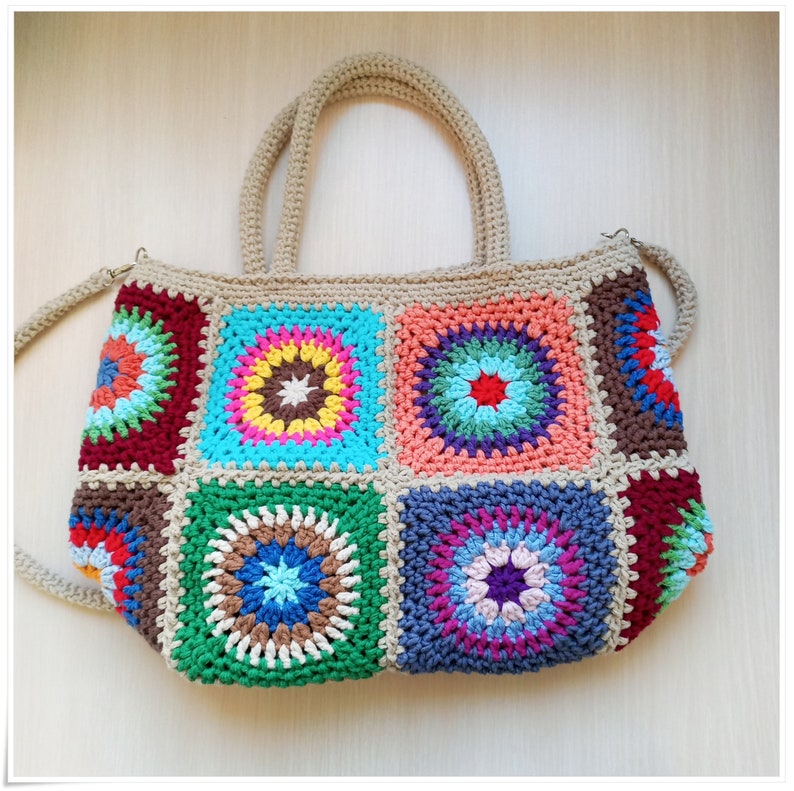 Sac à bandoulière carré grand-mère au crochet, fourre-tout carré grand-mère de style bohème, sac à main au crochet avec différentes sangles, sac au crochet rétro, sac à main au crochet image 8