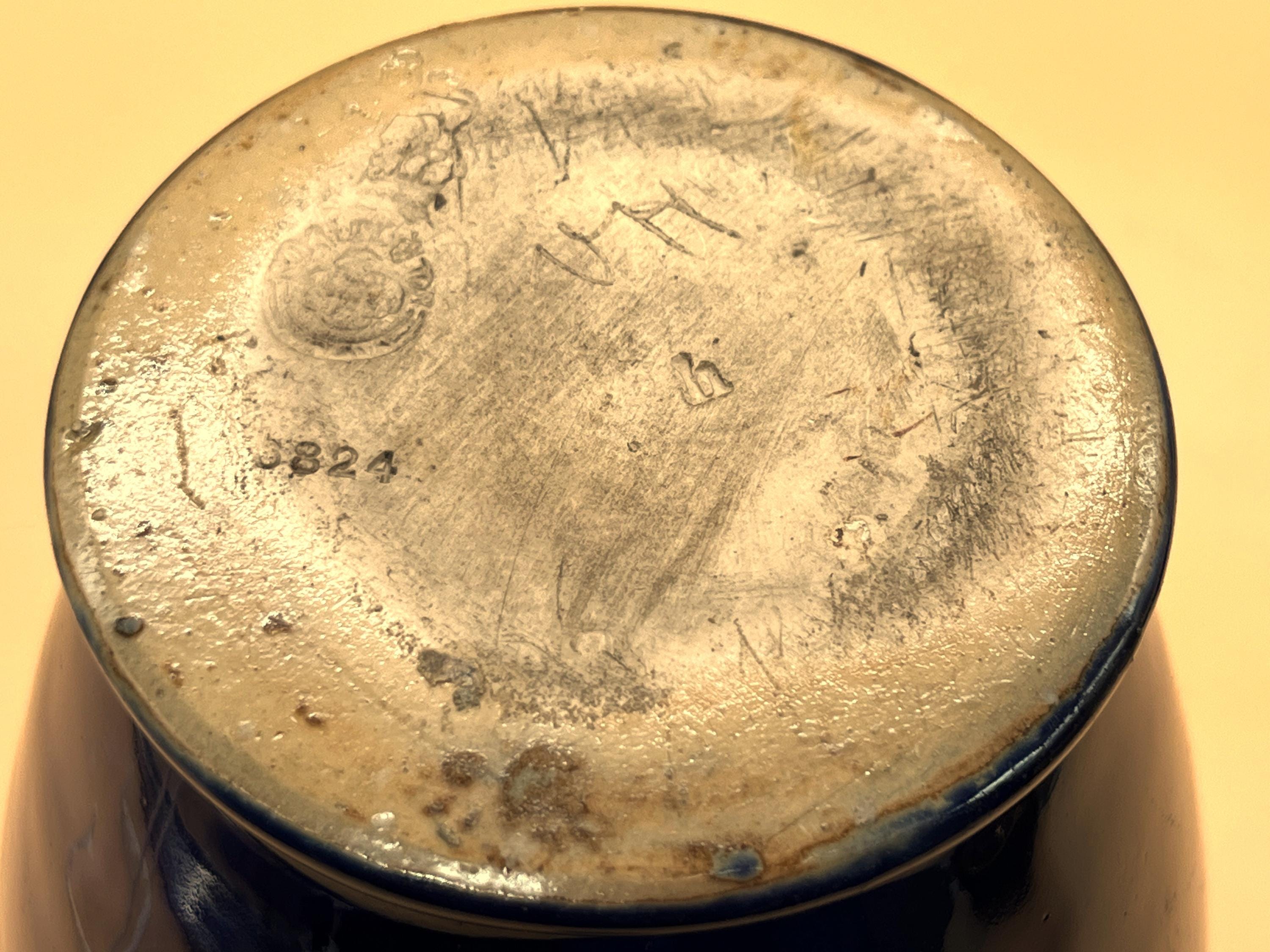 アンティーク ロイヤル・ドルトン陶器 ヴェラ・ハギンズ作 水差し