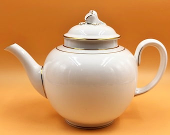 Royal Worcester Contessa 2 pint capacity teapot with acorn finial. - FREE UK POST -