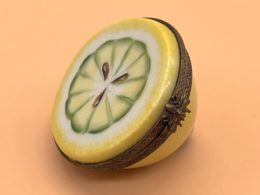 ★リモージュ★ レモン ハンドペイント トリンケット ボックス サイン入り Peint a la Main Limoges 磁器の半分レモンの手描きの蝶番付き小物入れ