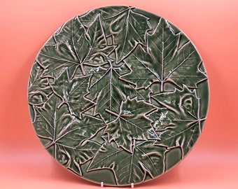 Vintage majolica Bordallo Pinheiro, Portugal charger with maple leaf design. Diameter 34cm / 13.5".  - FREE UK POST.