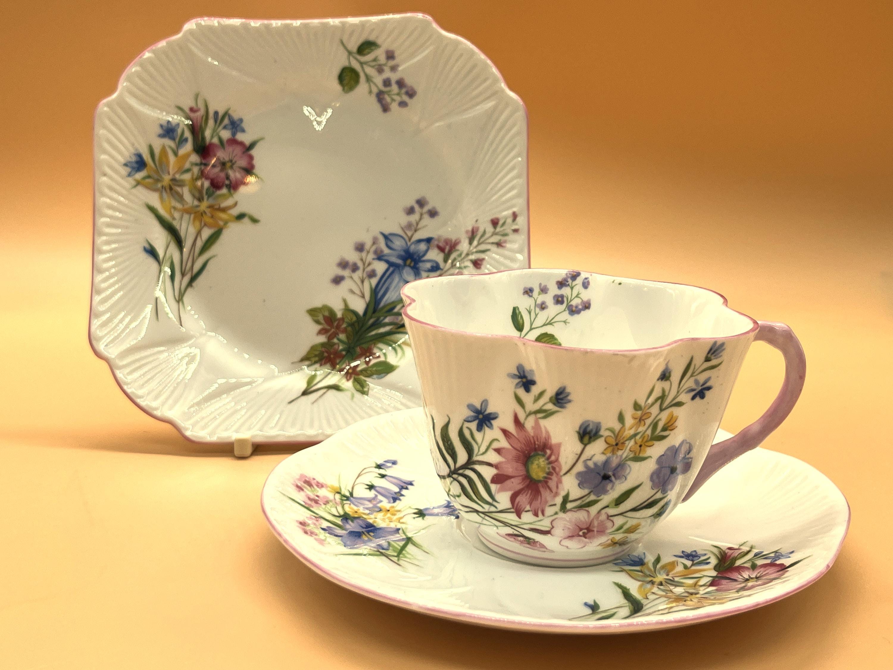 シェリー　ワイルドフラワー　色とりどりの野花が可愛い　コーヒーセット　デミタス Shelley Wildflower Teacup - Etsy