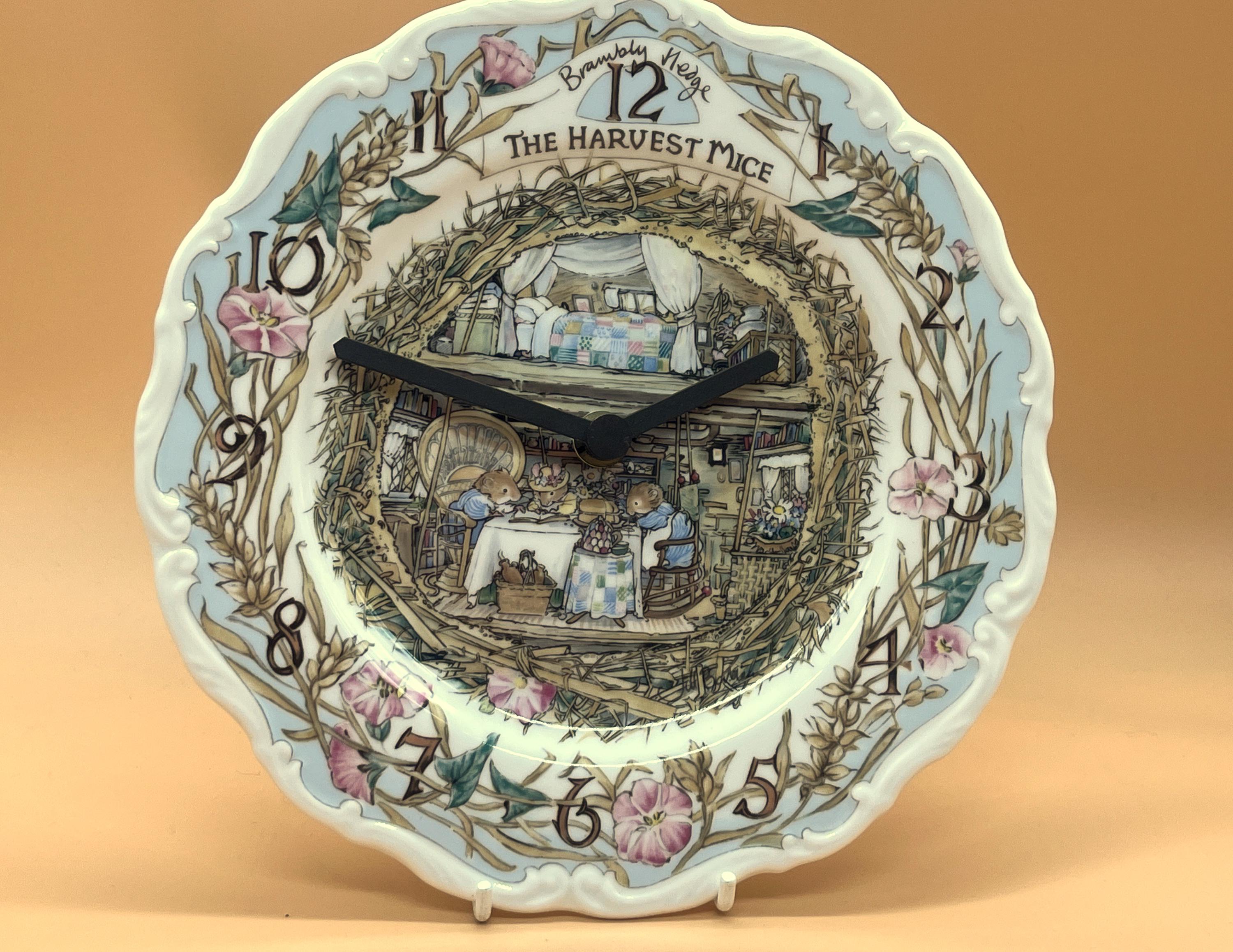  ブランブリーヘッジ HARVEST MICE 掛時計 Royal Doultonブランブリーヘッジ HARVEST MICE 掛時計