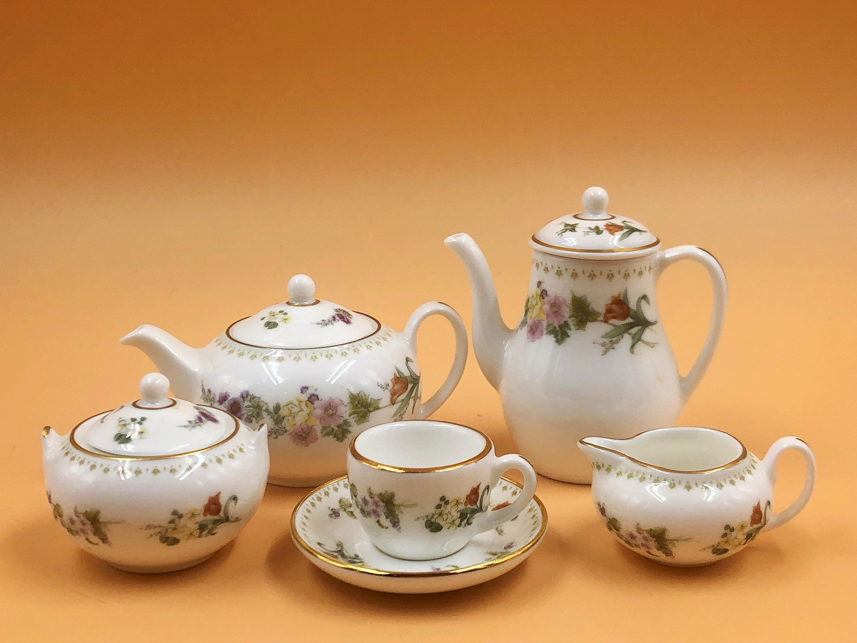 Wedgwood China Mirabelle Miniature Cabinet Tea Set. Teapot, Coffee 