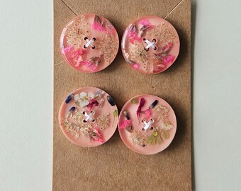 Floral Handmade Buttons / Epoxy resin buttons/ round buttons/ 4-hole buttons/ Decorative buttons / Real flower buttons/ closure/ pink