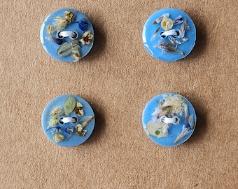 Floral Handmade Buttons / Epoxy resin buttons/ round buttons/ 2-hole buttons/ Decorative buttons / Real flower buttons/ closure/ blue