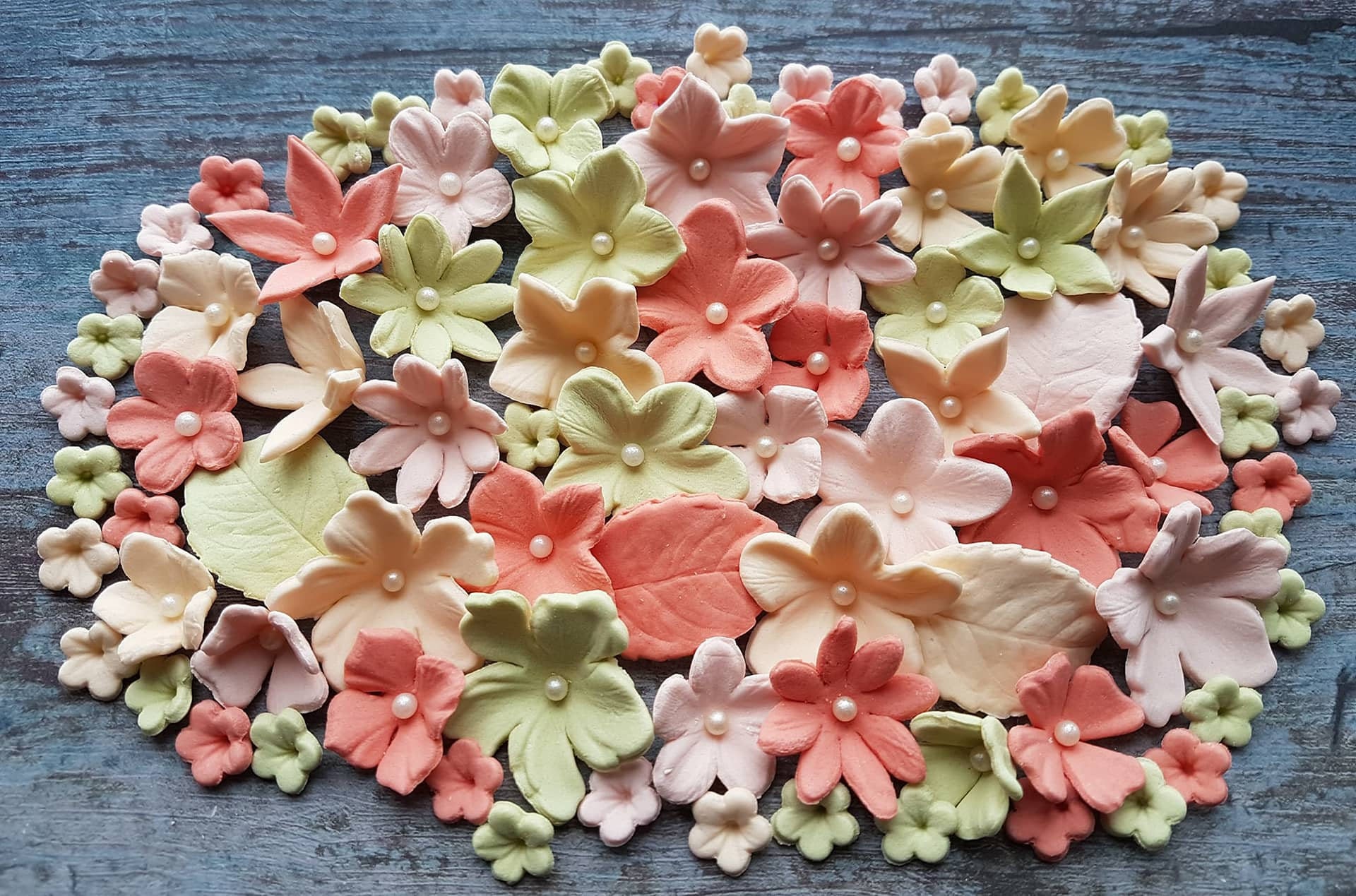 76 Edible sugar paste fondant flowers cake cupcake toppers Etsy