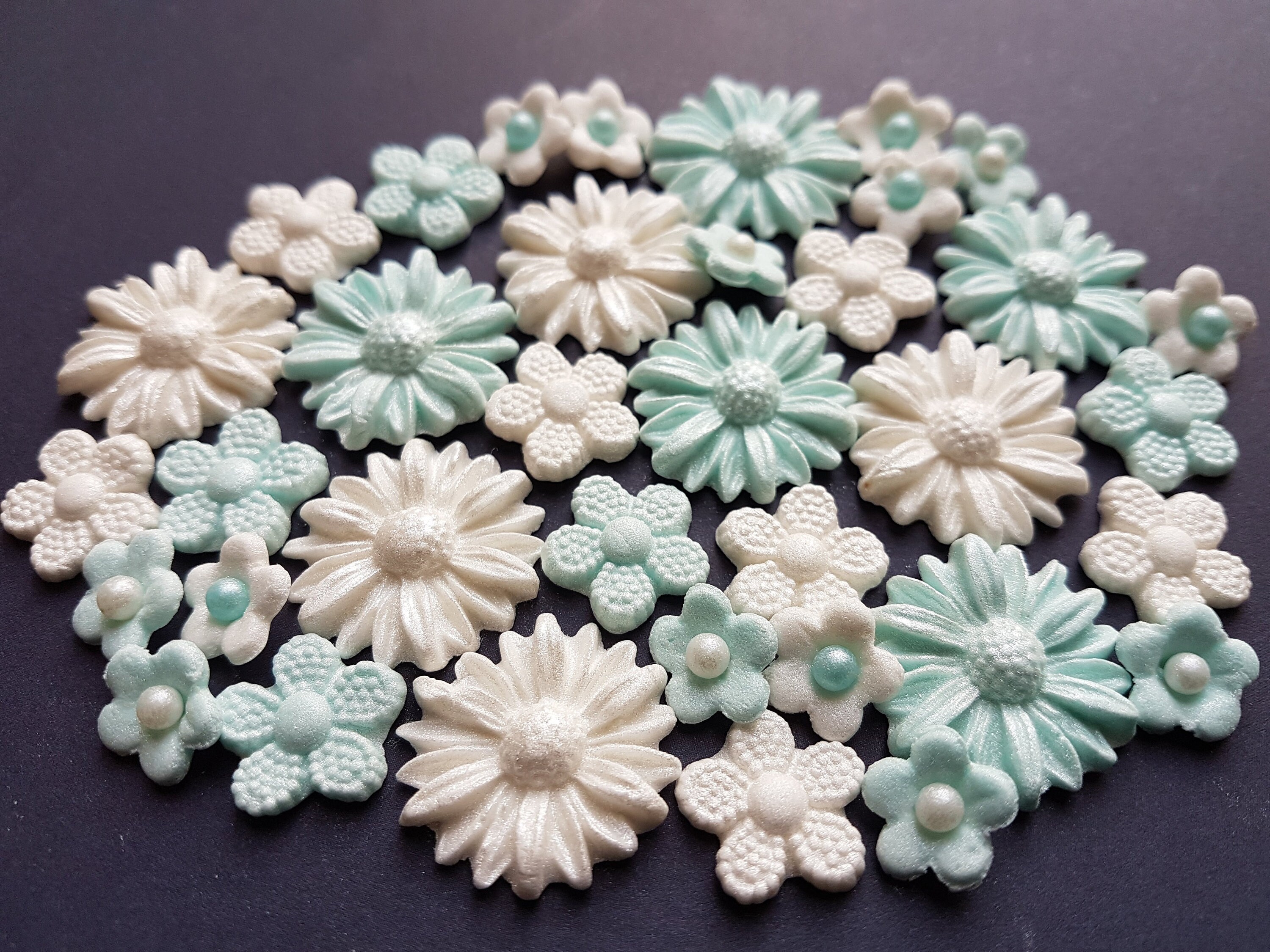 30 edible sugar paste fondant daisies flowers cake cupcake Etsy