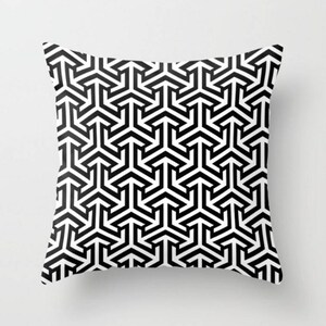Geometric Cushion, Black White Pillow Case, Tribal Arrows Throw Pillow, Decorative Cushion Cover, Accent Decor Pillow, 16x16 18x18 20x20