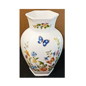 Beautiful Aynsley Cottage Garden Flower Floral Butterfly Butterflies Vase Gift