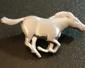 Handcrafted Pewter Running Horse Racing Equestrian  Lapel Pin / Brooch / Badge Supplied in A Gift Box