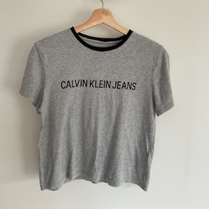 Vintage 90s Calvin Klein Women&#39;s Baby Tee in Grey