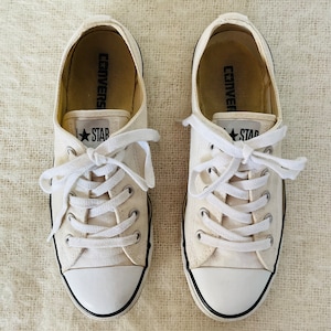 Women&#39;s Retro Converse All Star Sneakers in Cream