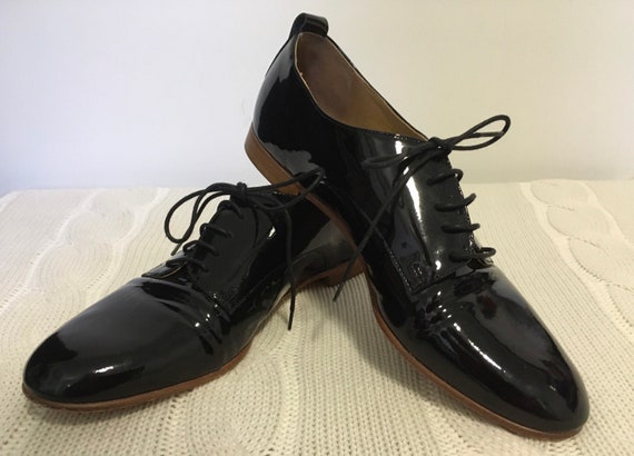 women's patent leather oxford shoes
