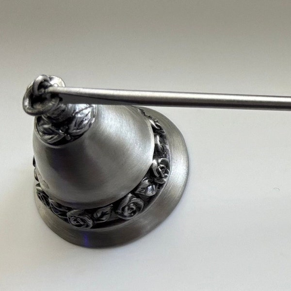Gorgeous Amazing Vintage Collectible Elegant Long Handled "HILDESHEIMER ROSE" Patterned Pewter Pivot/Hinged Bell End Candle Snuffer 9 7/8"
