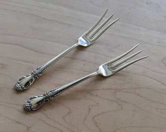 Valencia by International Sterling Silver Cocktail Fork 3-tine 6 1//4/" Serving