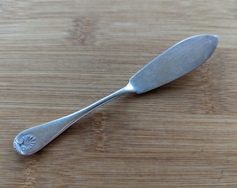Antique Wm A Rogers Silver 1898 SHELL Tip Butter Spreader Knife 5"