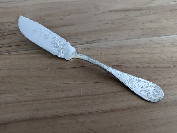 Antique Towle Silver 1905 Lily of the Valley Engraved Flat Handle