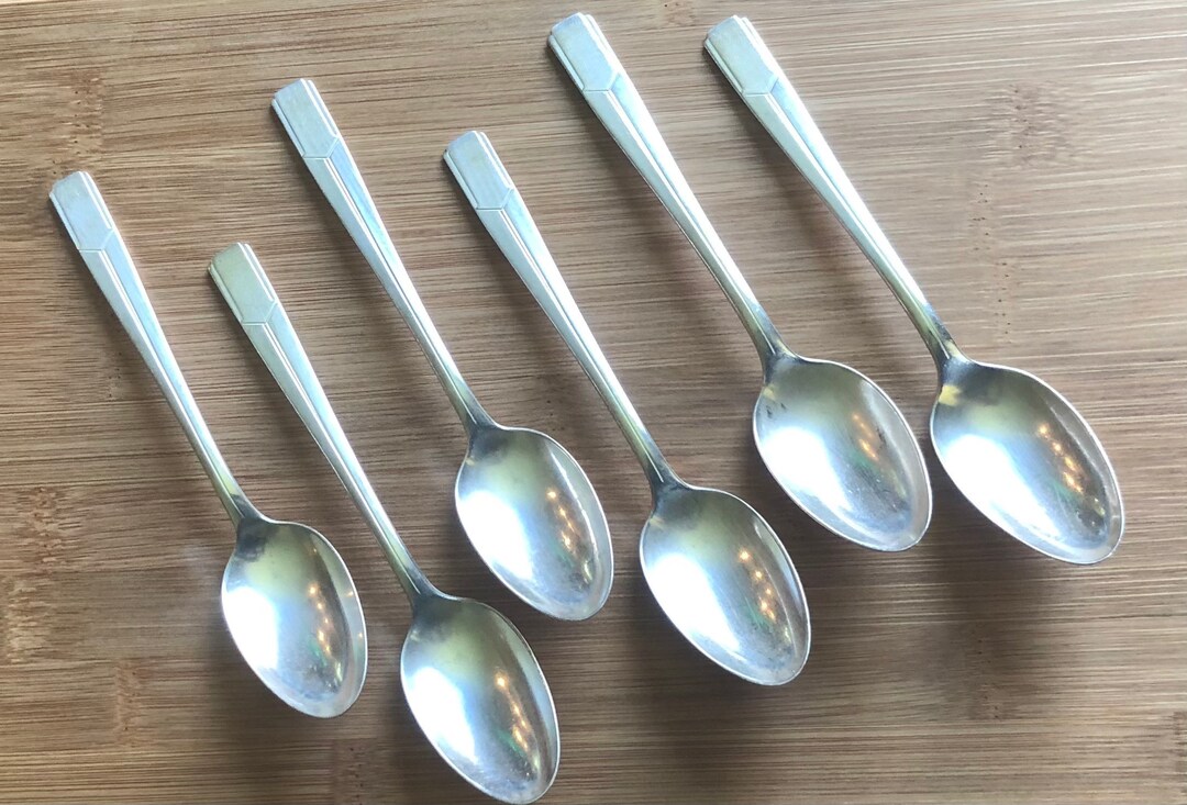 Antique Holmes & Edwards Silver 1929 NAPOLEON Teaspoon 6 1/8, Set of 12